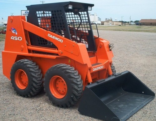Product picture Daewoo Doosan 430, 430 Plus, 440 Plus, 450, 450 Plus, 460, 460 Plus, 470 Plus Skid Steer Loader Operation and Maintenance Manual INSTANT DOWNLOAD 