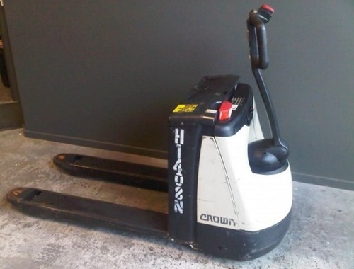 Product picture Crown WP2300 Series Pallet Truck Service Repair Manual INSTANT DOWNLOAD 