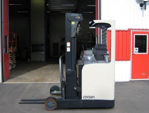 Product picture Crown ESR4500 Series Forklift Parts Catalog Manual INSTANT DOWNLOAD 