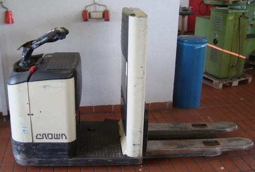 Product picture Crown GPC2000 Series Lift Truck Parts Catalog Manual INSTANT DOWNLOAD 