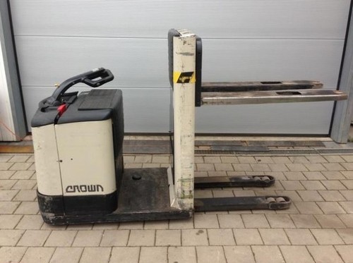 Product picture Crown GPC2020 GPC2040 GPC2040S Lift Truck Parts Catalog Manual INSTANT DOWNLOAD 