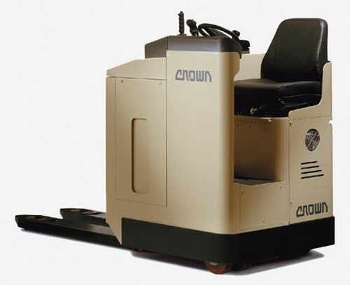 Product picture Crown RT3030 Series Pallet Truck Parts Catalog Manual INSTANT DOWNLOAD 