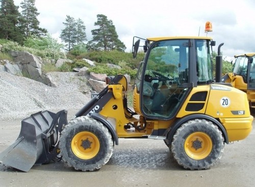 Product picture Volvo L25F Compact Wheel Loader Service Parts Catalogue Manual INSTANT DOWNLOAD  SN: 1755001 and up