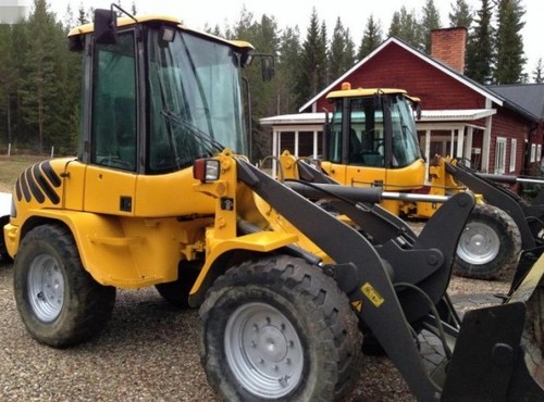 Product picture Volvo L32B Compact Wheel Loader Service Parts Catalogue Manual INSTANT DOWNLOAD  SN: 1842201-1842999