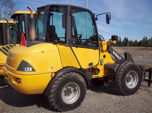 Product picture Volvo L25B Compact Wheel Loader Service Parts Catalogue Manual INSTANT DOWNLOAD  SN: 1750500-1755000, 1760001-1765000
