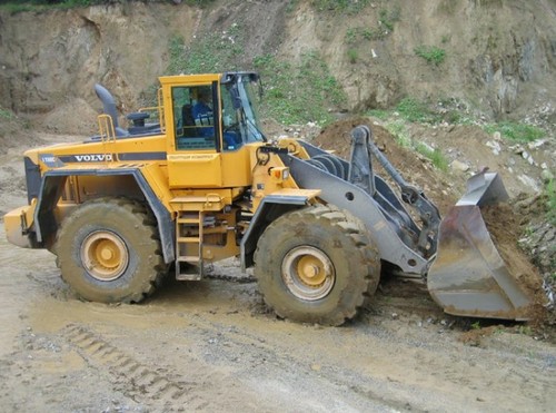Product picture Volvo L150C Wheel Loader Service Parts Catalogue Manual INSTANT DOWNLOAD (SN: 2768-10000, 60701-70000)