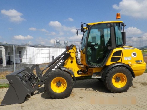 Product picture Volvo L20F Compact Wheel Loader Service Repair Manual INSTANT DOWNLOAD 